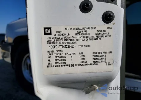 2004 Chevrolet Silverado C1500 z USA, uszkodzony, nr VIN 1GCEC19T44Z238483